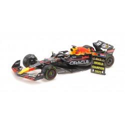 Red Bull RB18 1 F1 World Champion with pitboard Japon 2022 Max Verstappen Minichamps 110221801