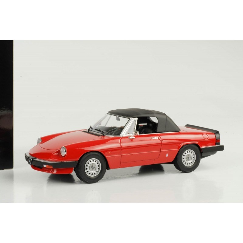 1:32 Vintage Alfa Romeo Spider Model Car Diecast Vehicle Collection Red Gift