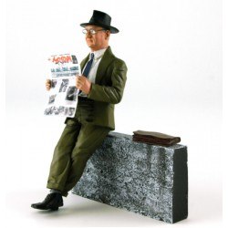 Figurine 1/18 Enzo Ferrari reading his newspaper Motori with wall and bag LeMans Miniatures LMFLM118015