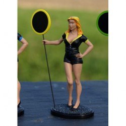 Figurine Lisa Grid Girl with Board to Personalize Le Mans Miniatures LMFLM118014Y