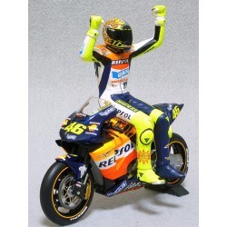 Figurine 1/12 Valentino Rossi Moto GP 2006 Minichamps 312060046 -  Miniatures Autos Motos