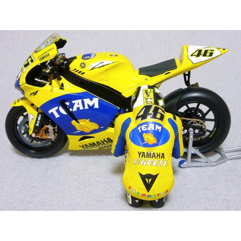 Figurine 1/12 Valentino Rossi Moto GP 2006 Minichamps 312060046 -  Miniatures Autos Motos