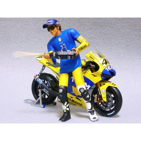 Rossi Figurine Sitting Moto GP 2006 (312060046) - Alphamodels