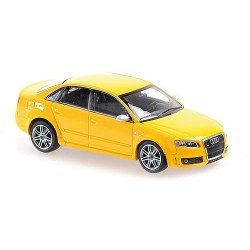 Audi RS4 2004 Yellow Maxichamps 940014600