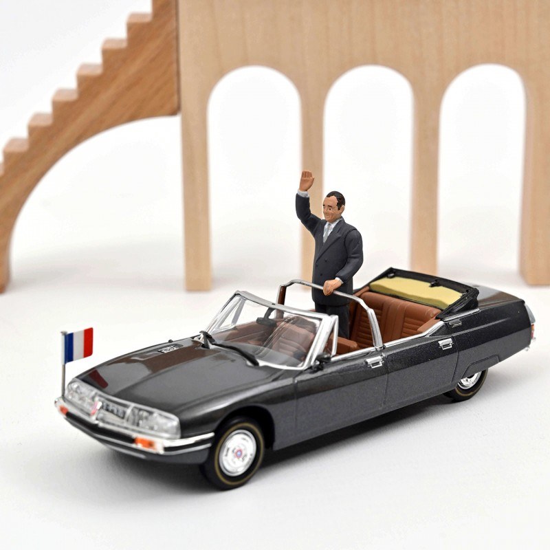 Citroen SM Presidentielle avec Figurine de Jacques Chirac 1981