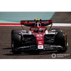 Alfa Romeo Ferrari C42 24 Guanyu Zhou F1 Grand Prix de Bahrain 2022 Minichamps 417220124