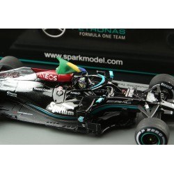 Mercedes AMG F1 W12 E Performance 44 F1 Winner Grand Prix du Brésil 2021 Lewis Hamilton avec drapeau Spark S7710
