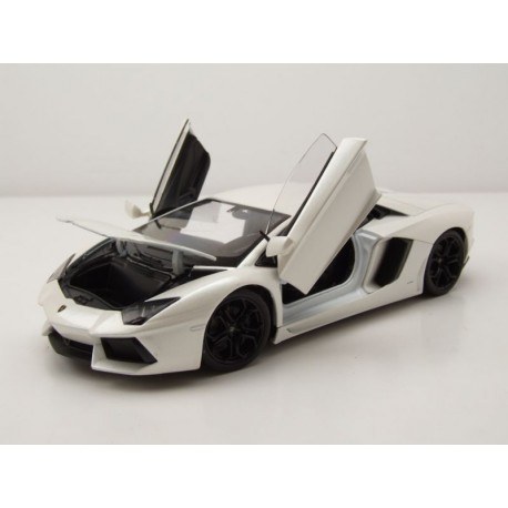 Lamborghini Aventador LP700-4 White Welly WEL24033white