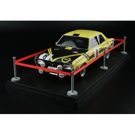 Boitier Showcase 1/18 with poles and protective ribbon Motorsport Modelisme DISMUS01