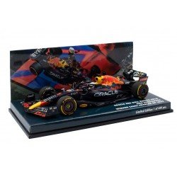 Red Bull RB18 1 Max Verstappen F1 Grand Prix de Bahrain 2022 Minichamps 417220101