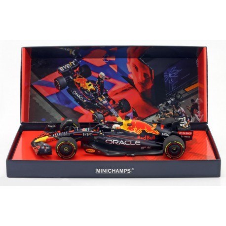 Red Bull RB18 1 Max Verstappen F1 2022 Minichamps 110220001